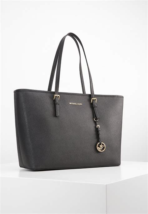 sac michael kors jet set travel tote noir|Jet Set Travel Extra.